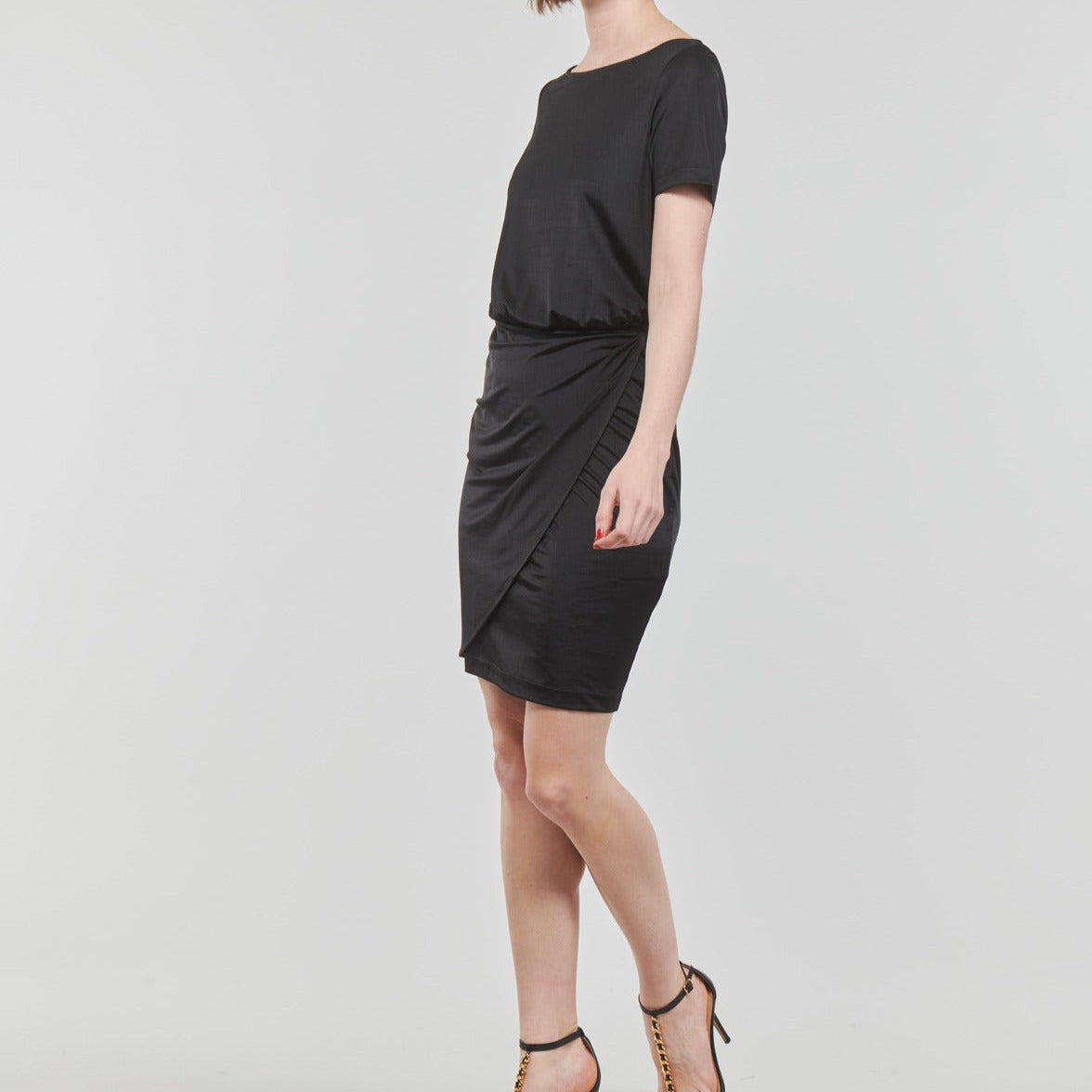 ABITO GUESS GATHERING POPLIA CORTO MC