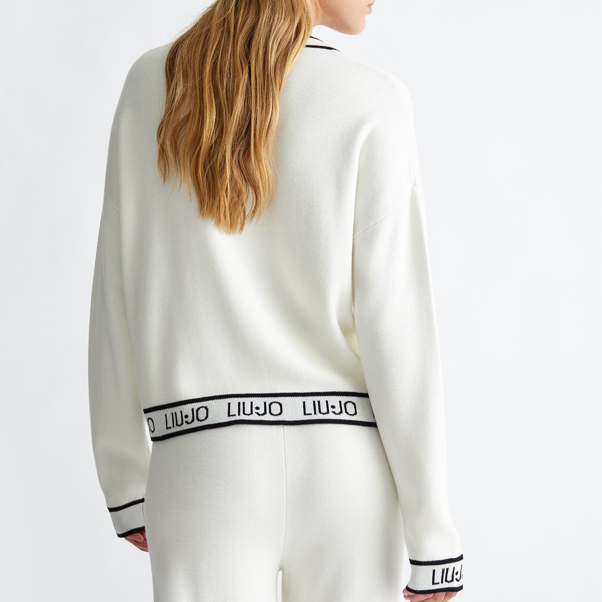 MAGLIA LIUJO IN MAGLIA SCOLLO V CHAN