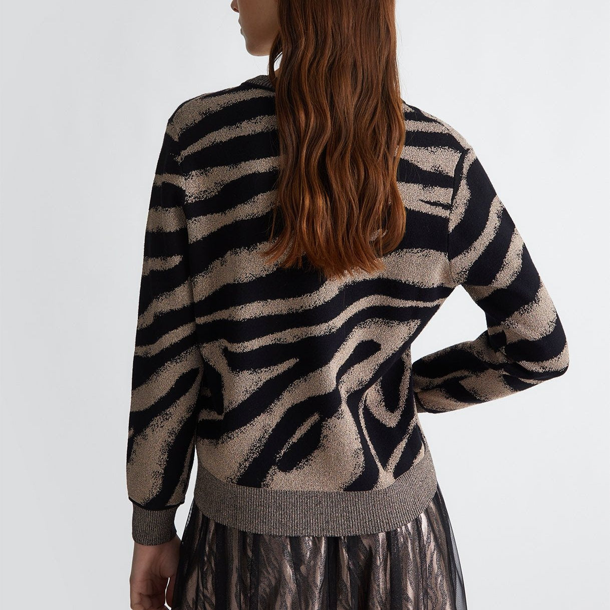 MAGLIA LIUJO SCOLLO V IN LUREX ZEBRA