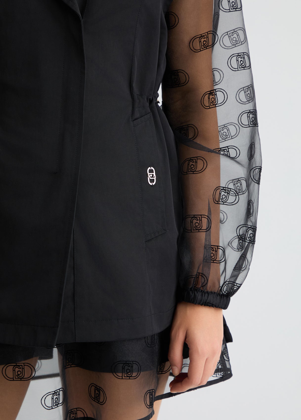 GILET LIUJO SMANICATO