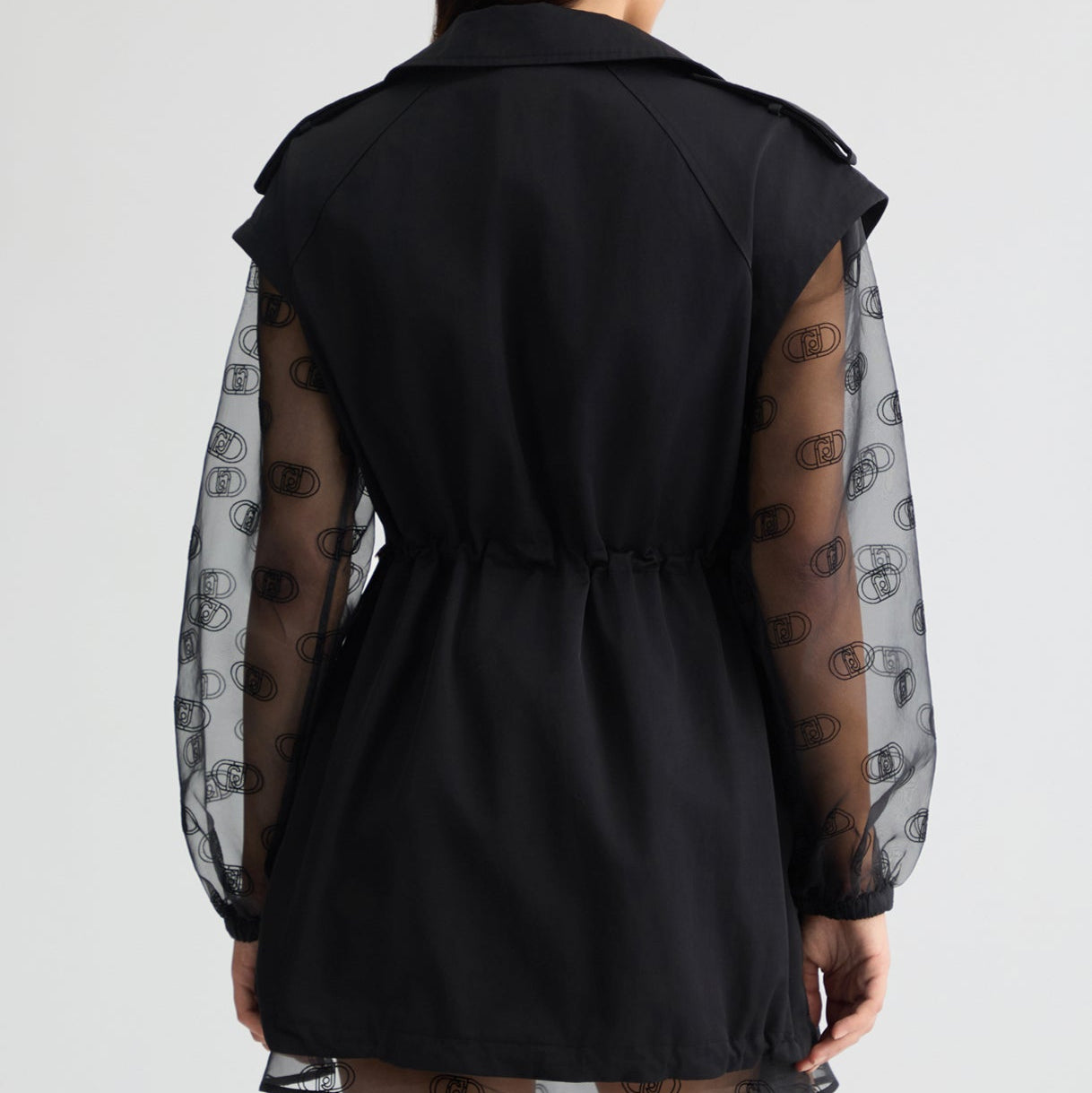 GILET LIUJO SMANICATO