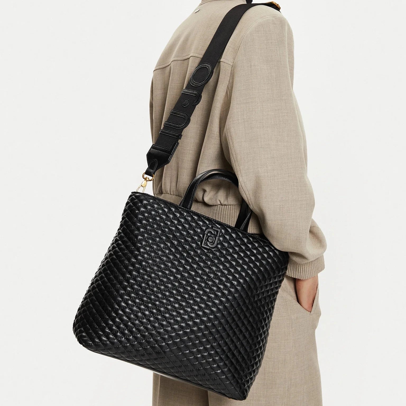 BORSA LIUJO L TOTE SHOP MATELASSÈ