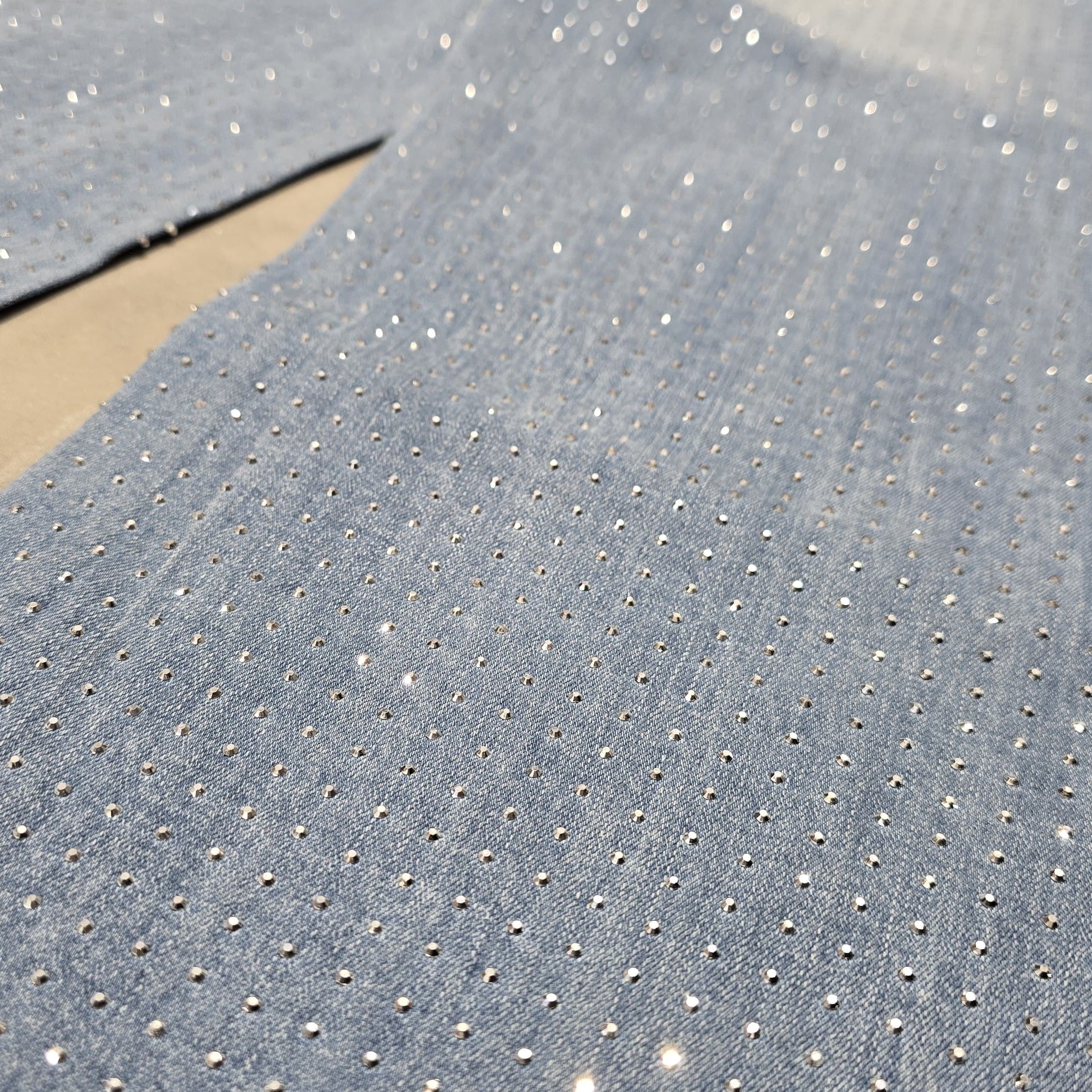 JEANS SEM BERNRDA V. ALTA WIDE LEG STUDS ALL OVER