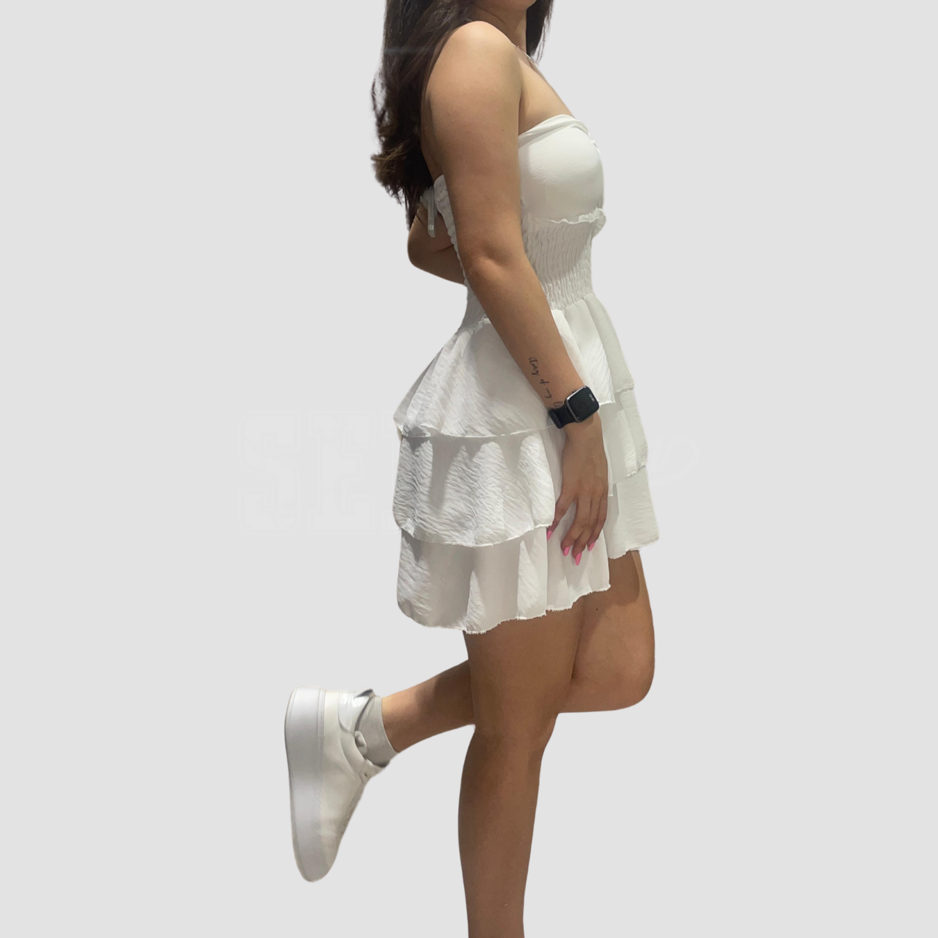 ABITO A FSCIA CON GONNA A BALZE