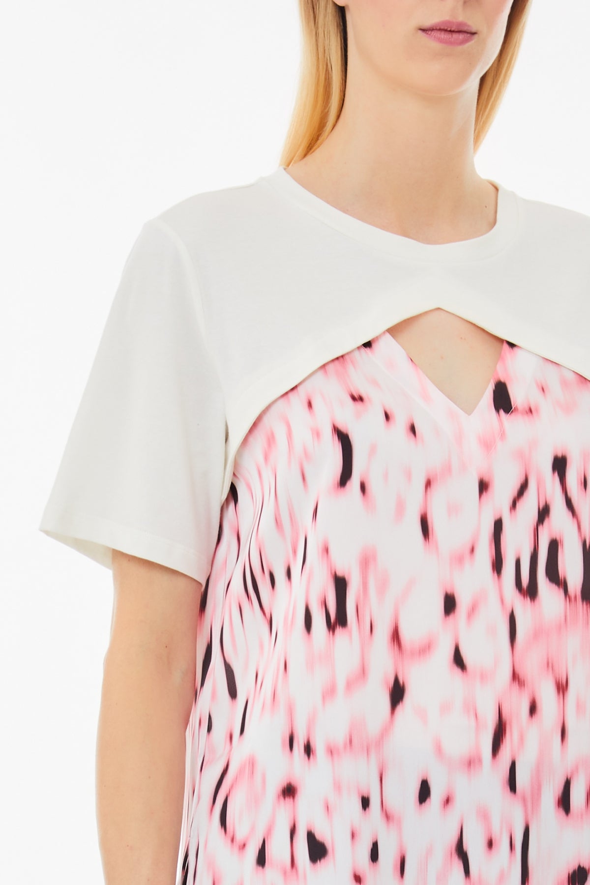 TSHIRT LIUJO MC COLOR BLOCK SCOLLO FORATO