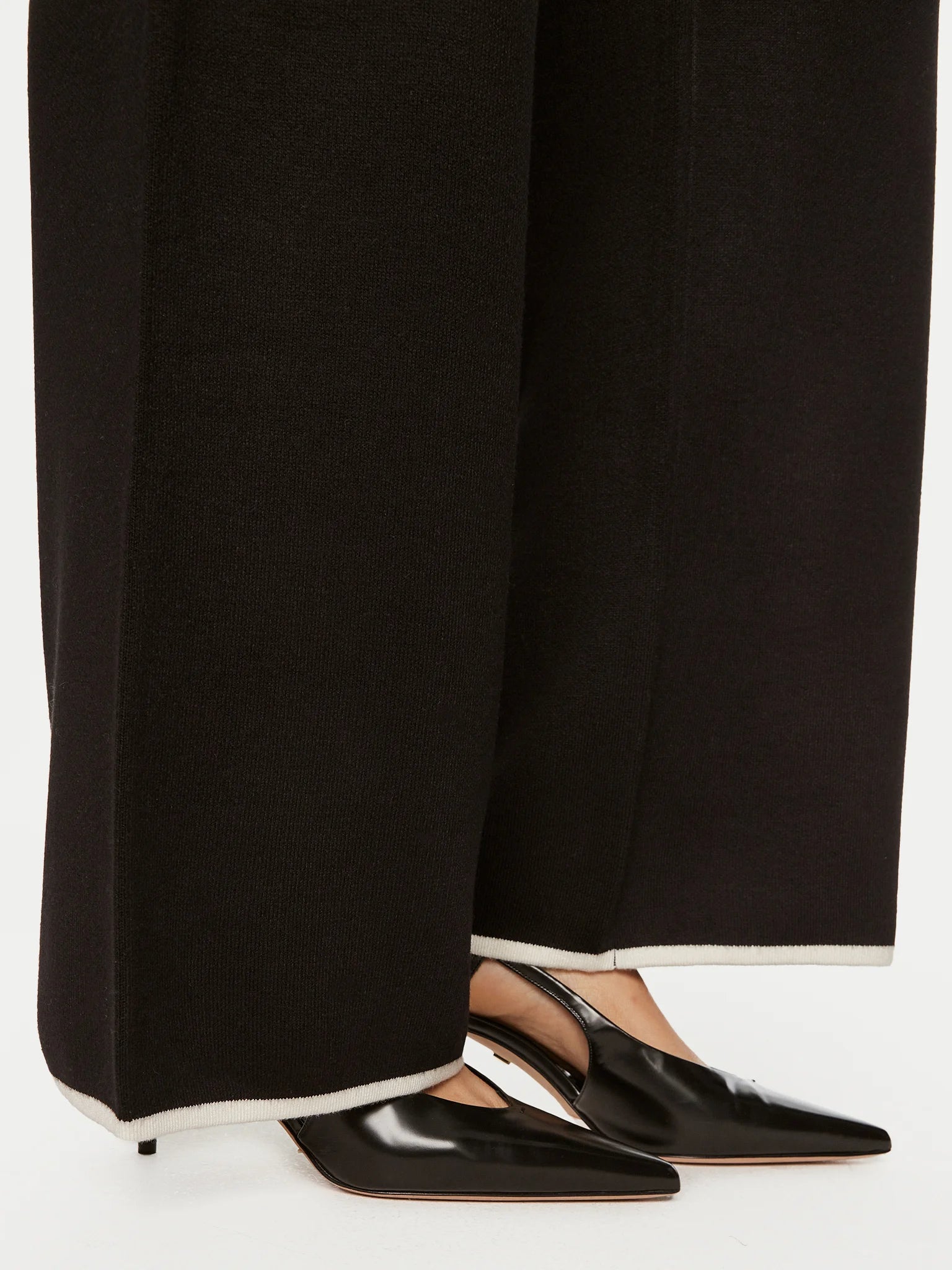 PANTALONE LIUJO IN MAGLIA CON BOTTONI E LACCIO CHAN