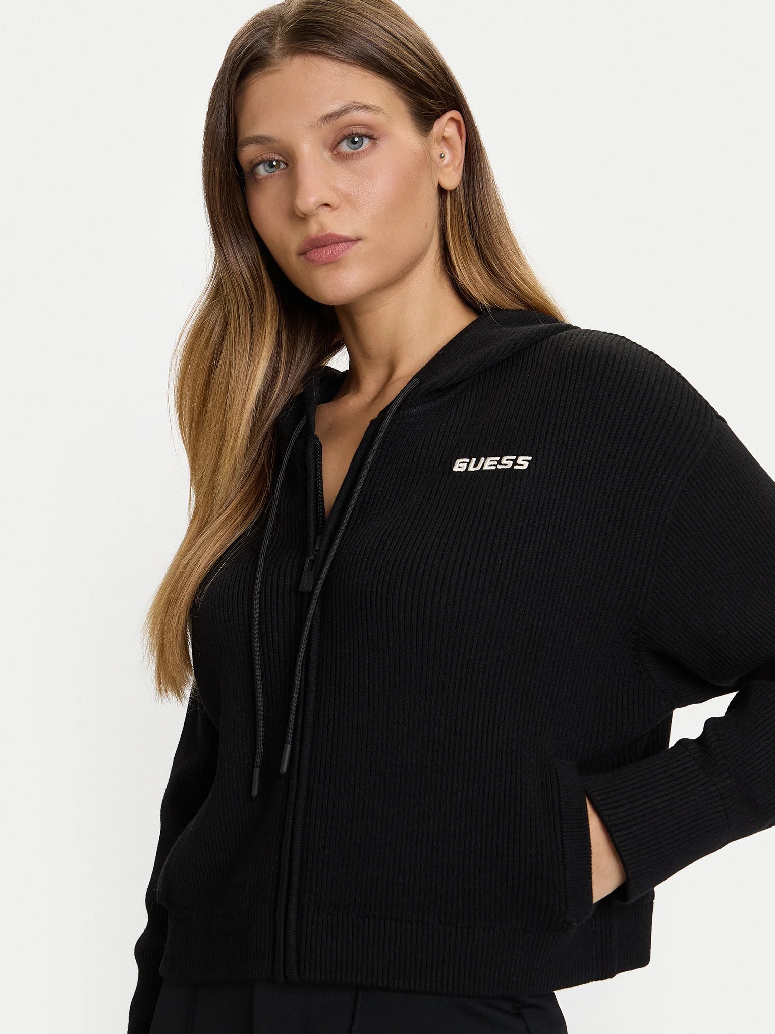 FELPA GUESS FLAMINIA RIBBED ZIP CON CAPP