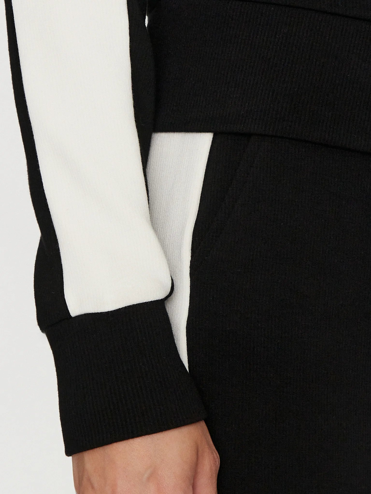 FELPA GUESS ELEA CON CAPPUCCIO