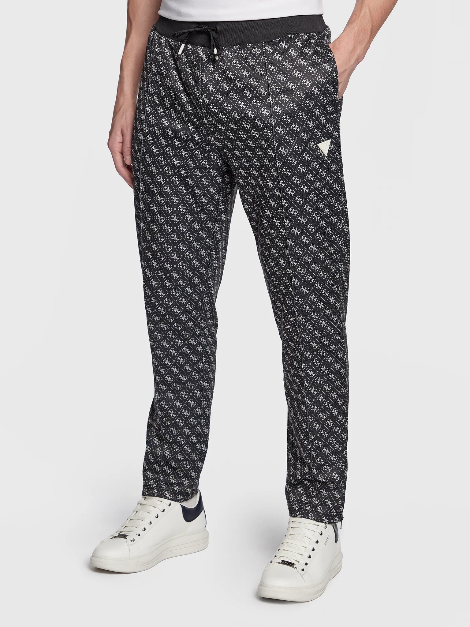 PANTALONE GUESS KORBIN IN FELPA