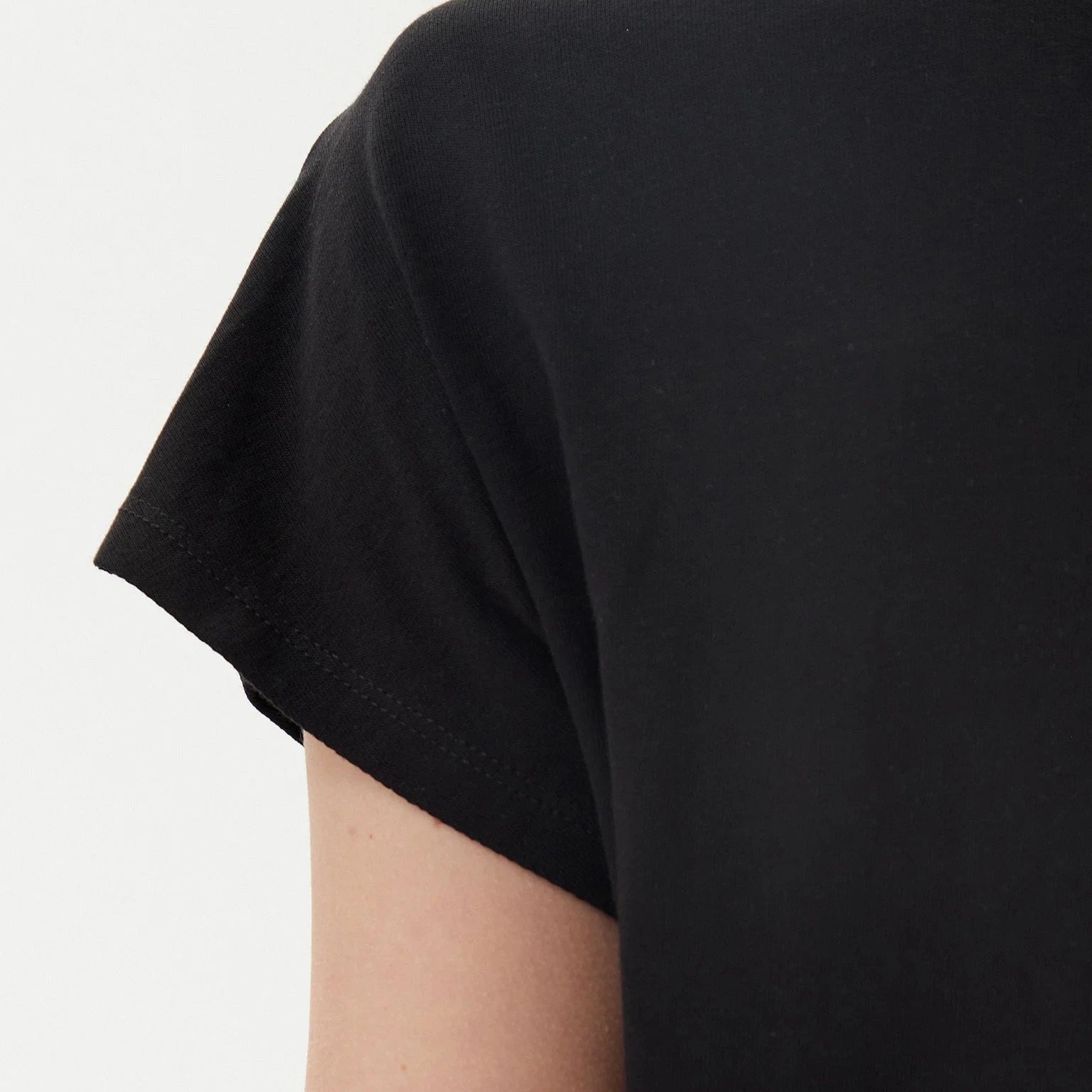TSHIRT GUESS 4G SHADED HOTFIX REGULAR FIT