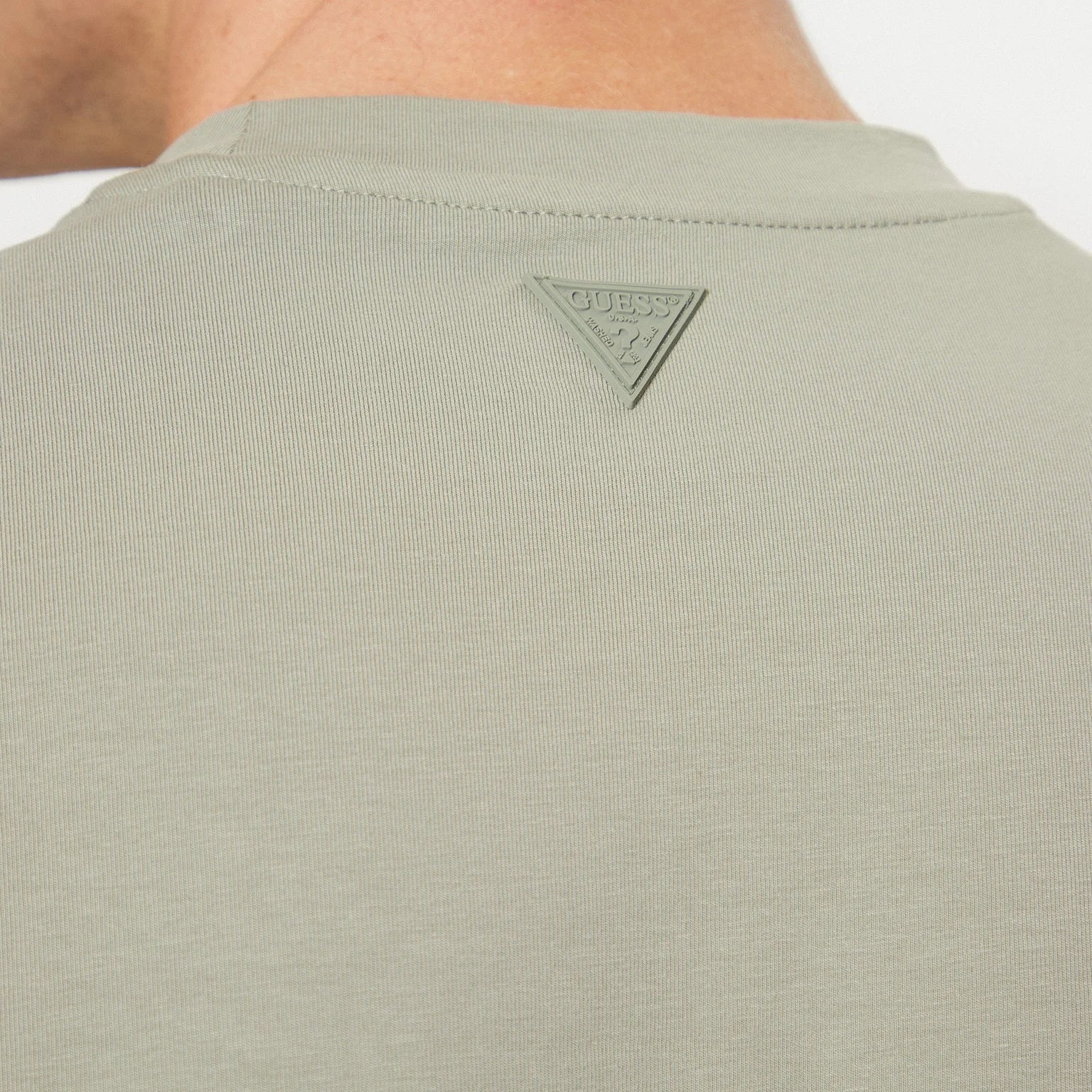 TSHIRT GUESS ALPHY LOGO GOMMATO MANICA CORTA