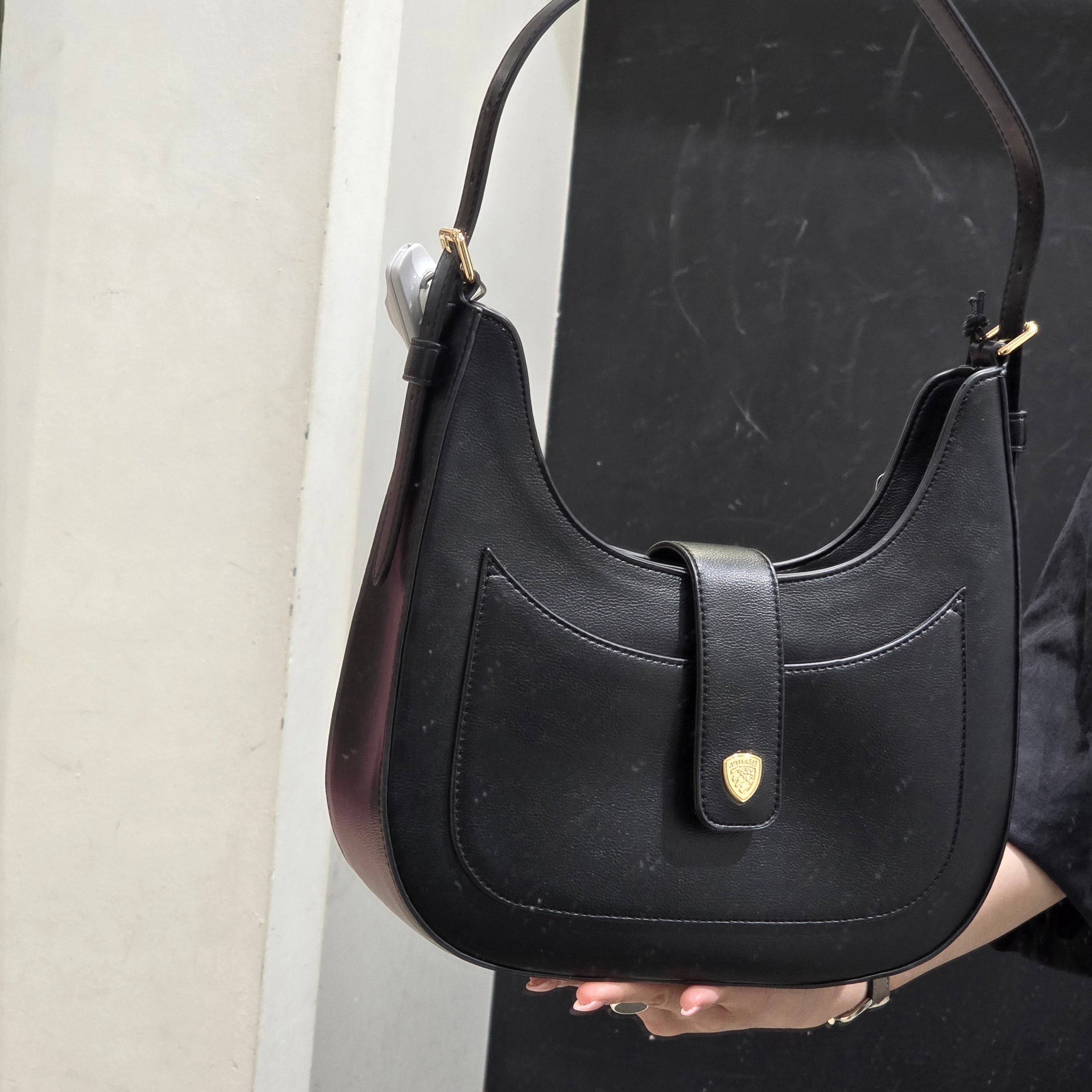 BORSA BLAUER ELY MEZZALUNA CON TRACOLLA