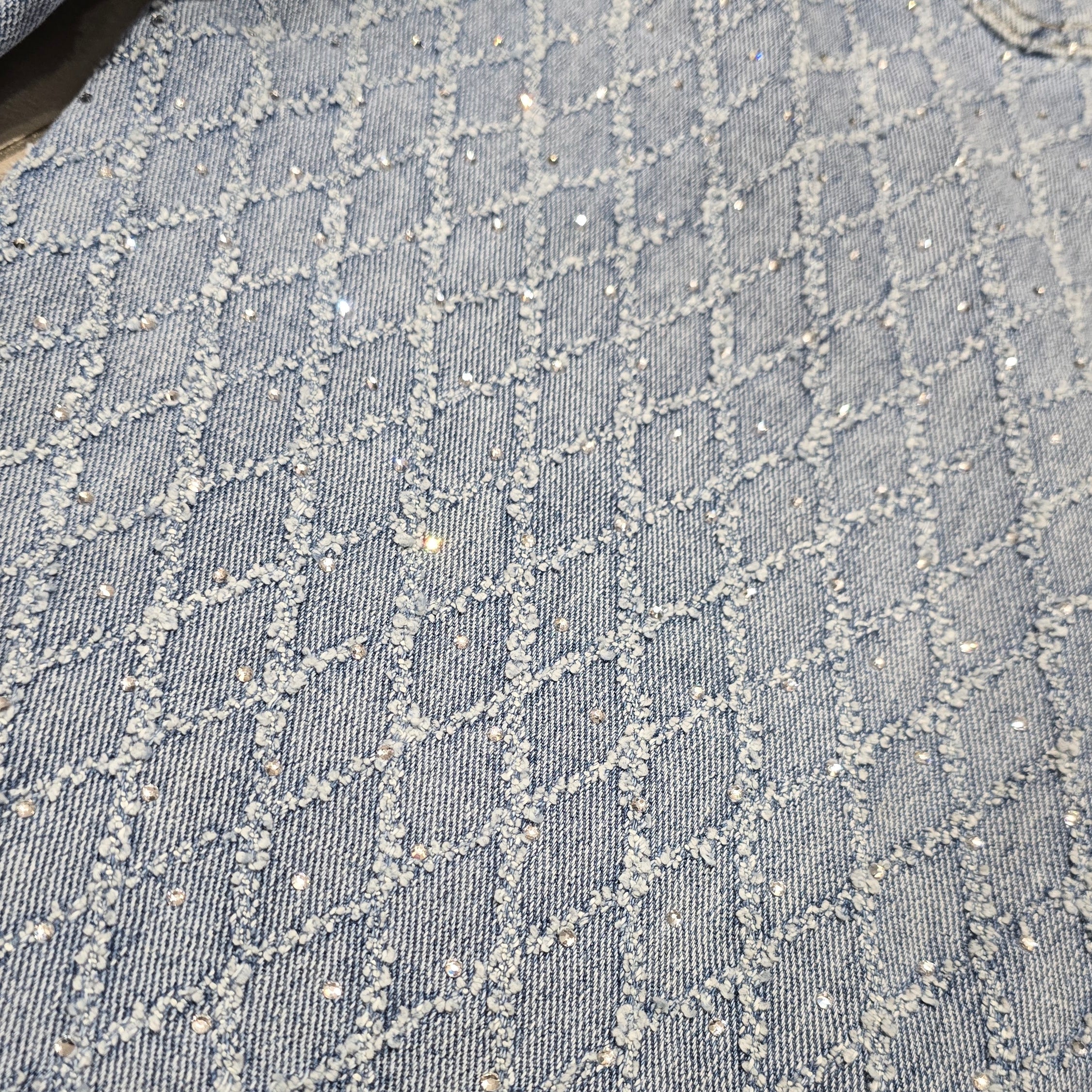 JEANS VITA ALTA STRAIGHT CON TRAMA A ROMBI STRASS