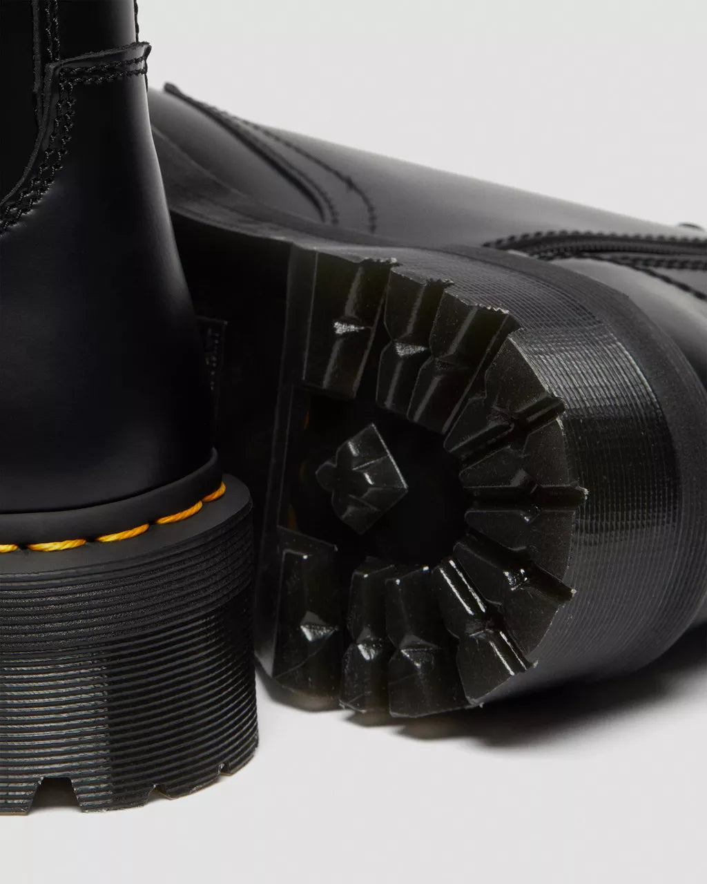 ANFIBIO DR. MARTENS JADON PLATFORM QUAD 8FORI NERO