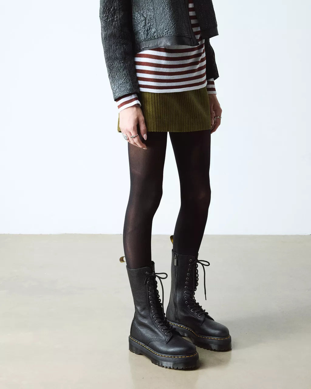 ANFIBIO DR MARTENS 1B99 PELLE PISA TRINGATI A METÀ POLPACCIO