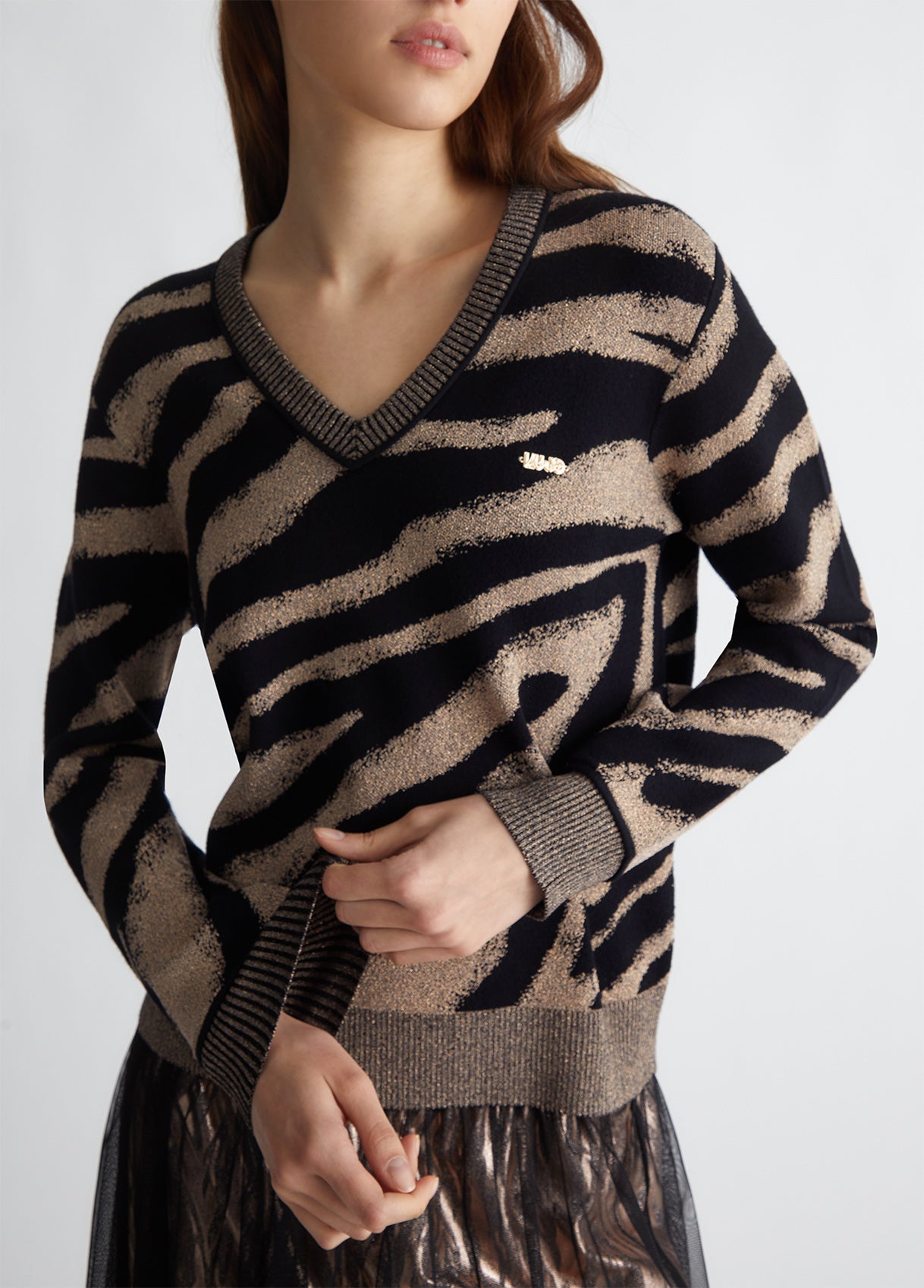 MAGLIA LIUJO SCOLLO V IN LUREX ZEBRA