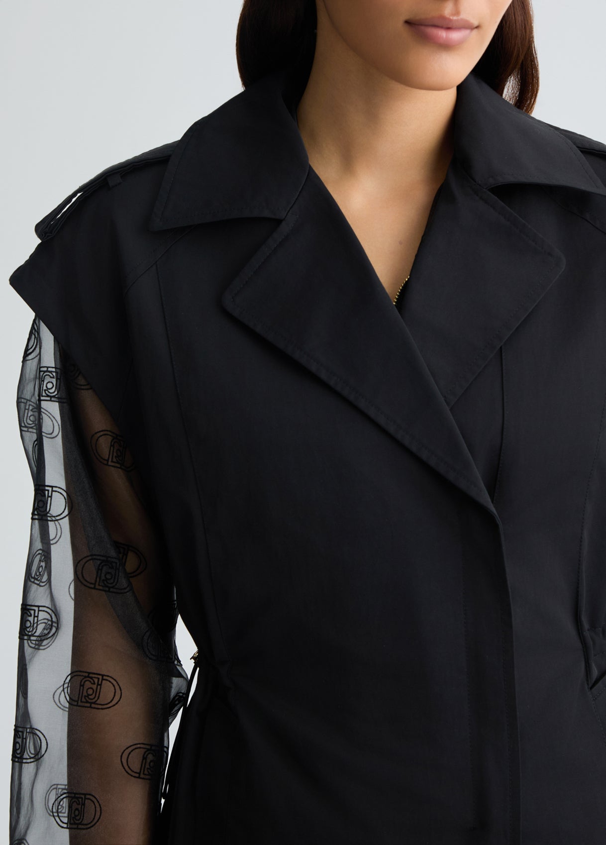 GILET LIUJO SMANICATO