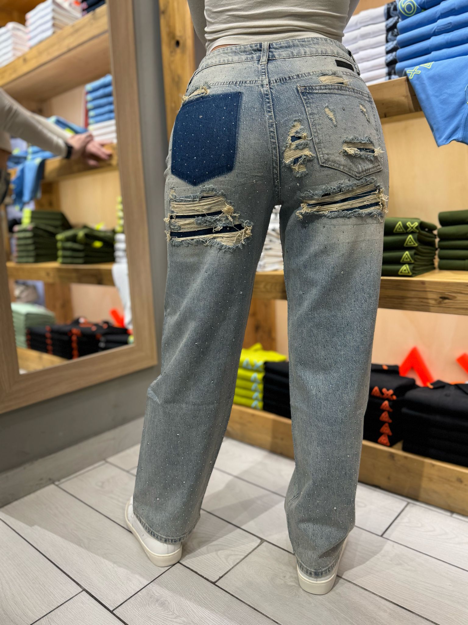 JEANS SEM BIANCA A PALAZZO CON STRASS E ROTTURE RETRO