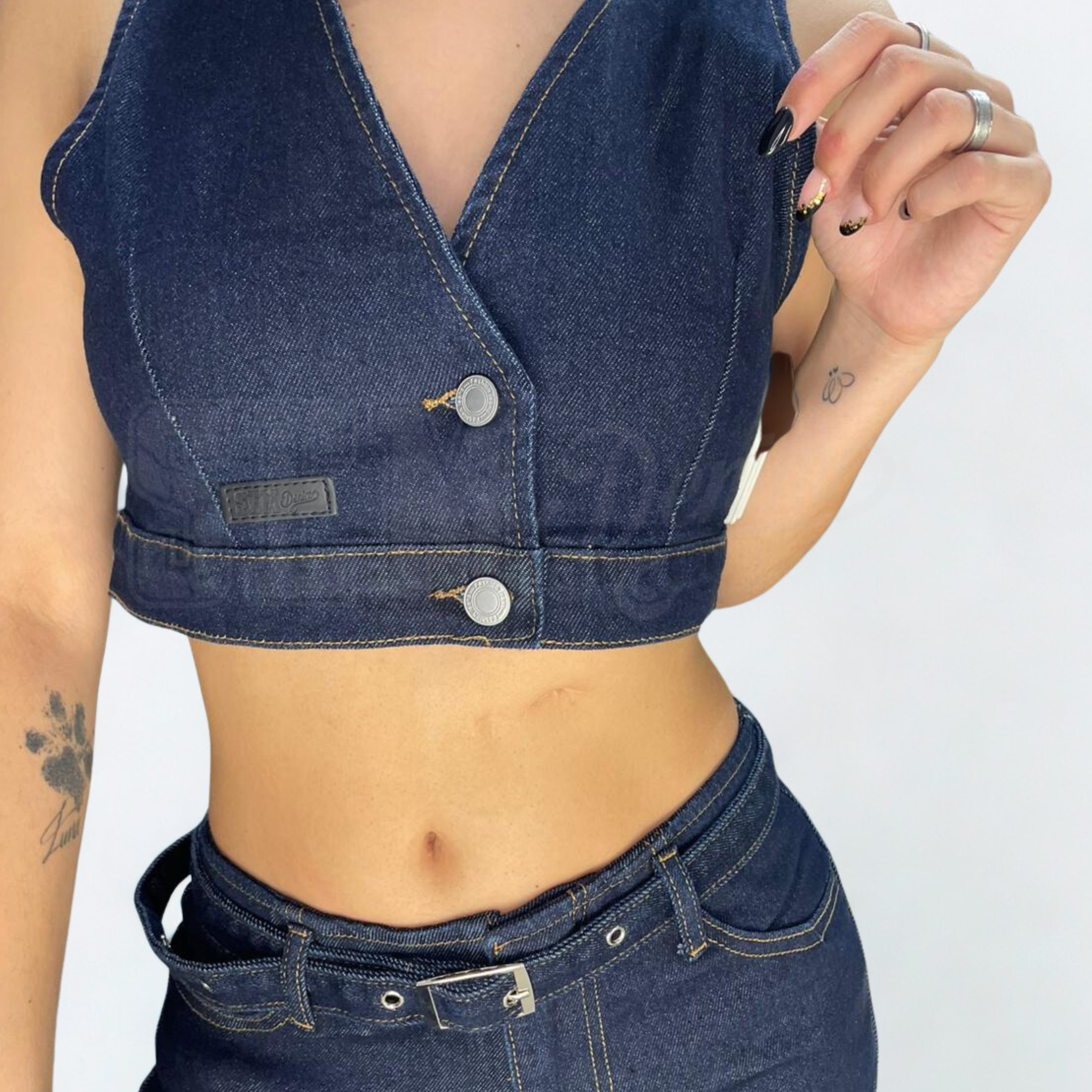 TOP SEM ASSUNTA SMANICATO 2 BOTTONI DENIM SCURO CROP