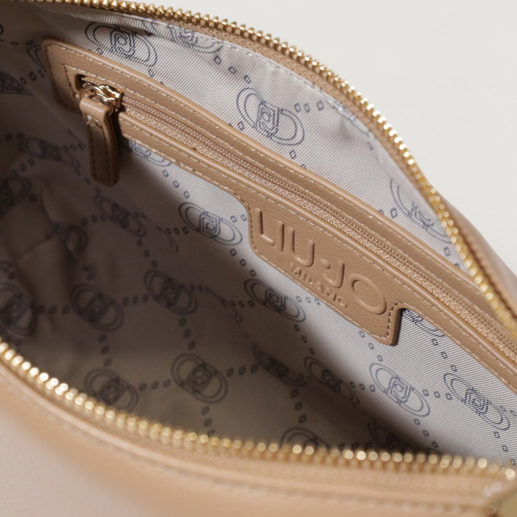 BORSA LIUJO HOBO M