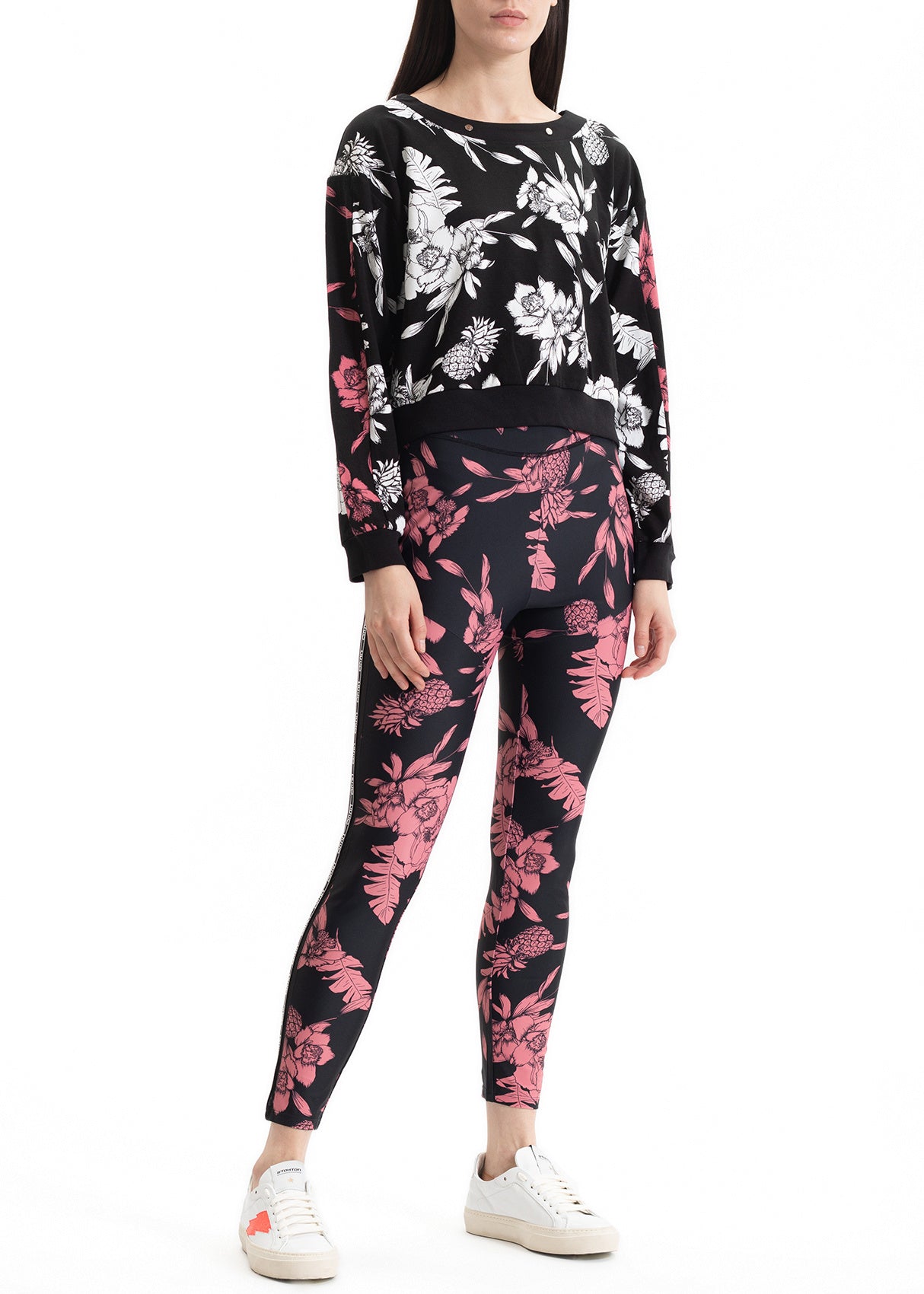 FELPA LIUJO CHIUSA CON BORCHIE CROP FLOWERS