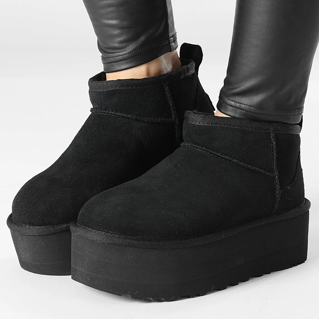 STIVALI UGG CLASSIC ULTRA MINI PLATFORM BLACK