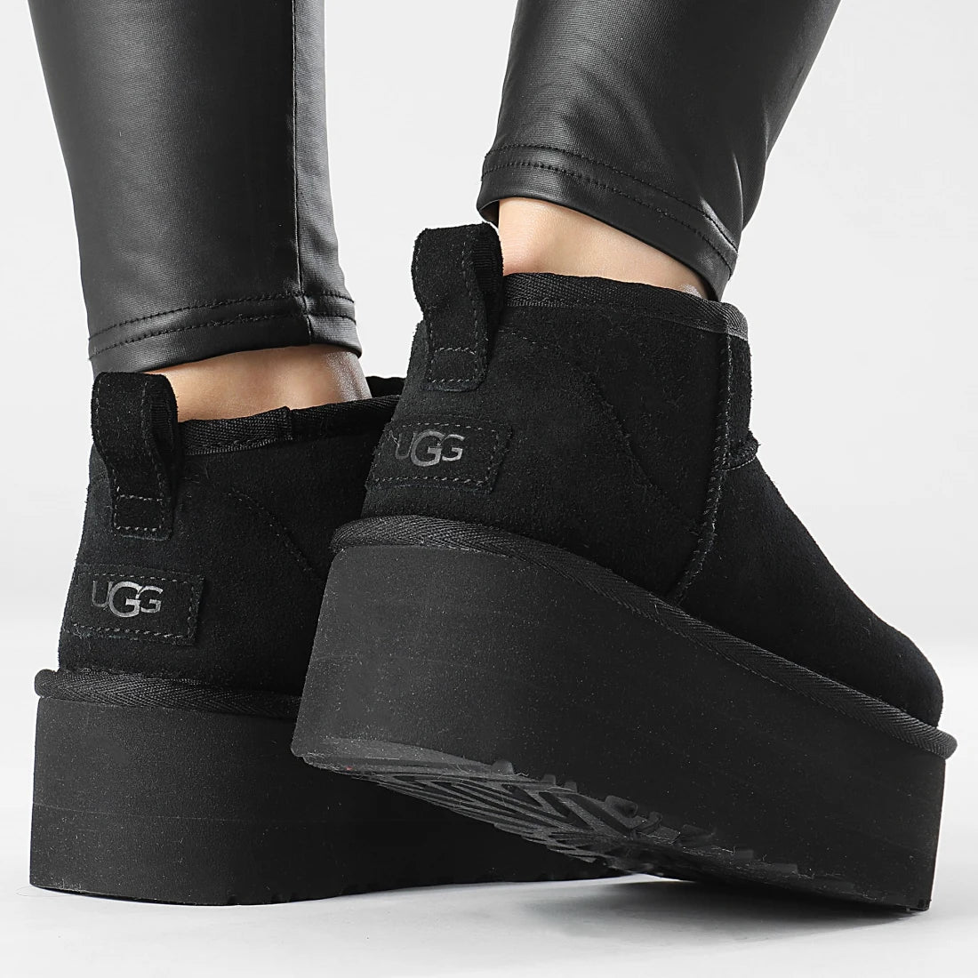 STIVALI UGG CLASSIC ULTRA MINI PLATFORM BLACK