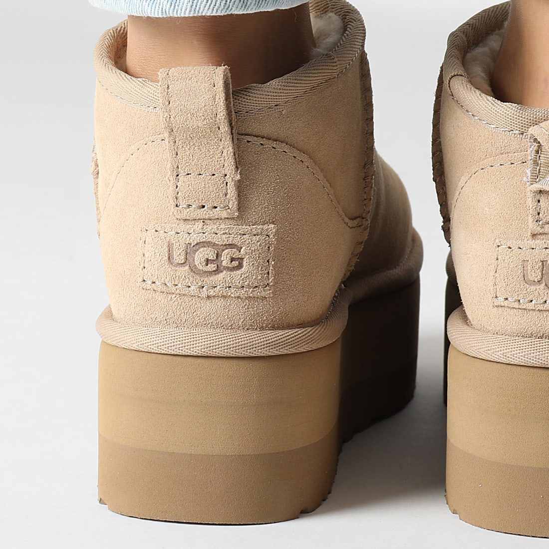 STIVALI UGG CLASSIC ULTRA MINI PLATFORM SAND